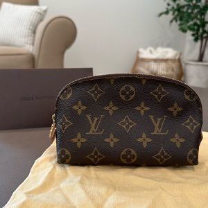 LOUIS VUITTON Monogram Cosmetic Pouch